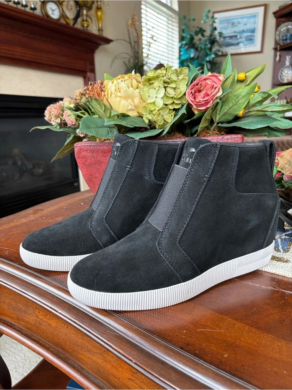 NIB Sorel Out 'N About Pull On Wedge Boots Black Genuine Suede Waterproof Ankle